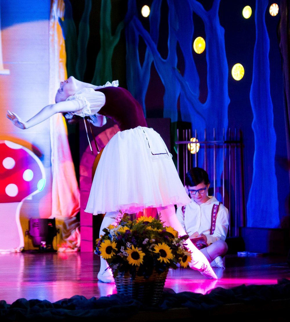 Η Gretel και ο Hansel στο μαγεμένο δάσος